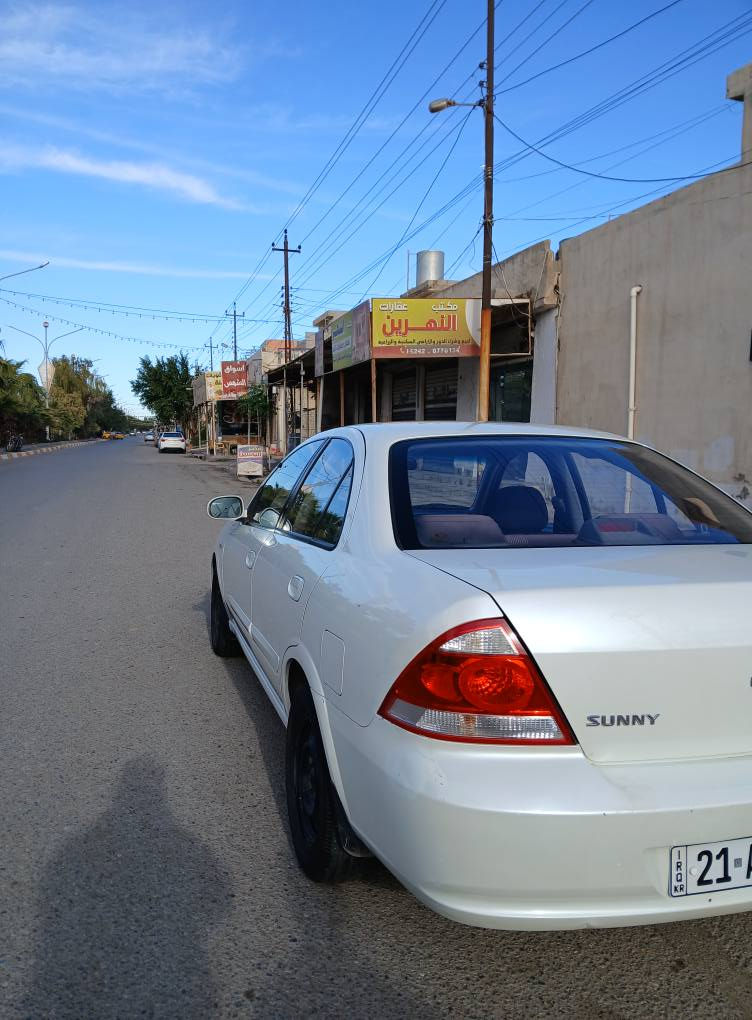 نیسان صنی کوری مودیل 2010 لون أبيض
 صدف داخل أسود كير ئوتوماتیك
بدون صبغ جاملغ كدام طرف سايق بارد
 4 جام كهربائية  بیلاجکتور 4 تايرات جديد 
رقم سلێمانية
سنوية جديد لحد 2030
بها بطاقة بنزين ماشية 225
محرك ابيض مرغوب
كير محرك بشرط
مکان سیارة کرکوك
سعر 105 مجال 
*********** كركوك, العراق
