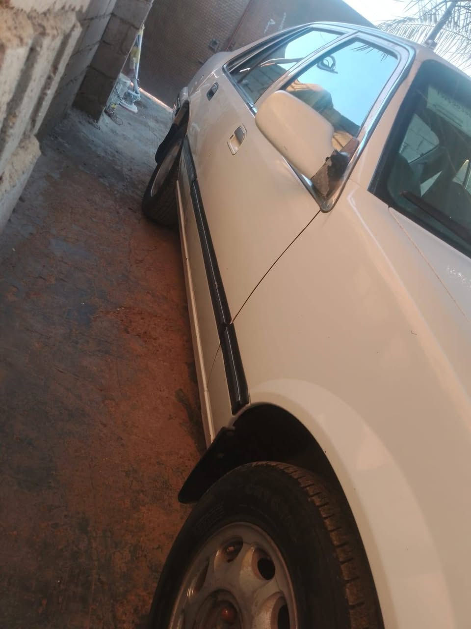 السلام عليكم
برنس دايو موديل 95 رقم بغداد  شبه مميز تحويل ثاني يوم كير ومكينه خير من الله صدرها نص عمر
بيها فقط خياس جاملغ خلفي جهة السايق مبين بالصوره السعر 40 وبيها شويه مجال مكانها بغداد المحموديه
للتواصل *********** او *********** بغداد, العراق
