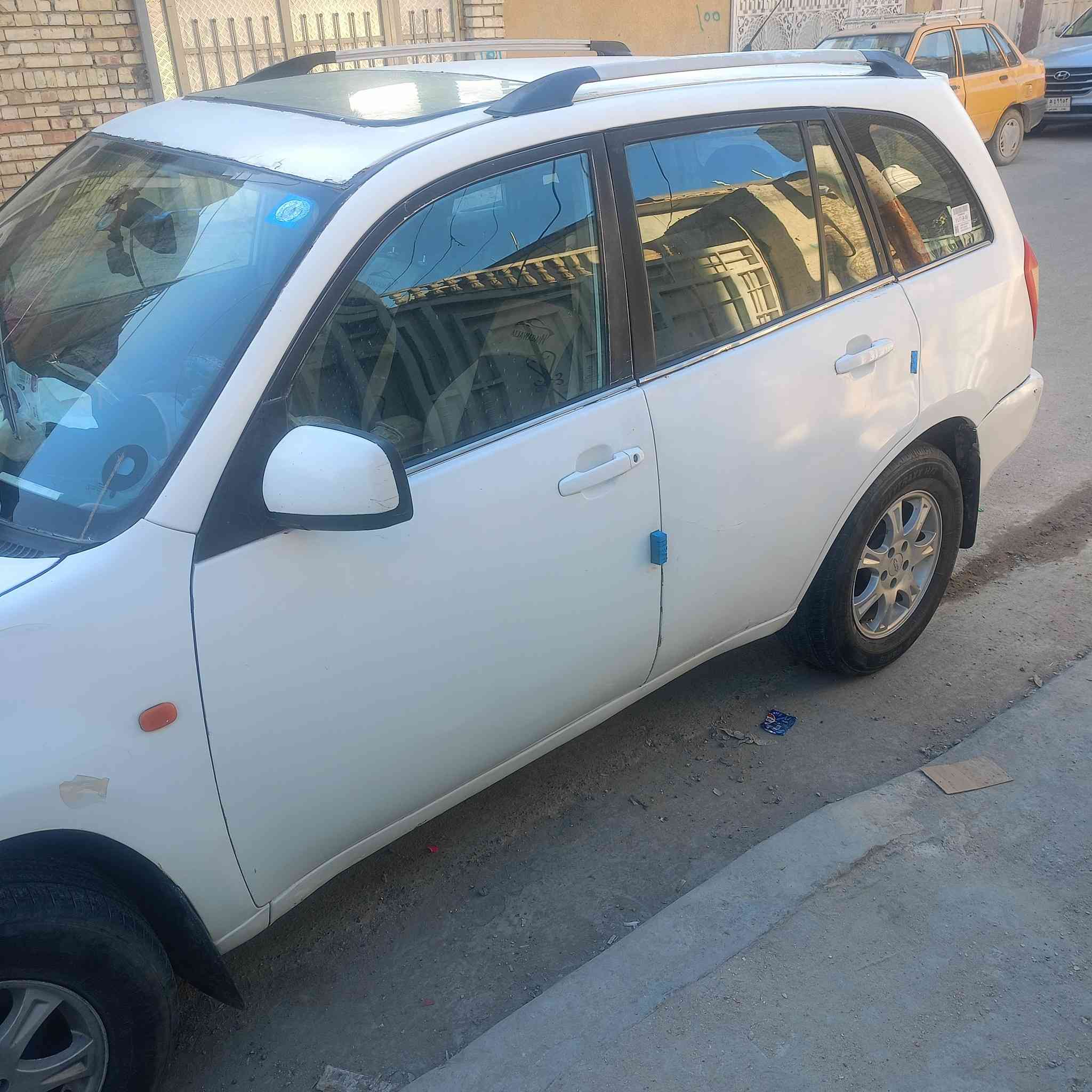 السلام عليكم 
تيكو موديل 2012 الشكل القديم 
محرك وكير كورلا 1800 مكفولات 
السيارة مصبوغة حزام شبيها ضربة ما اعرف اخذتها حزام وابيعها حزام 
كهربائيات تبريد كلة شغال باتري جديد صدر خلفي جديد تخم تاير جديد 
شاشة اندرويد كامرا خلفية حساس رجوع 
للبيع مكانها بغداد الشعب 
رايدها 52وبيها مجال بسيط


**إذا كنت صاحب هذا الإعلان وتريد حذفه لأي سبب، رجاءا أرسل رسالة إلى الدعم الفني**