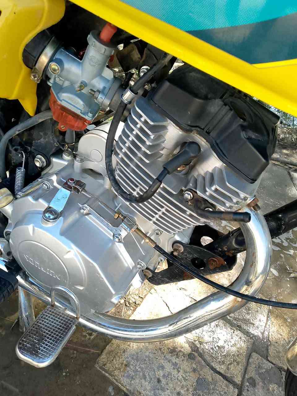 سلام عليكم دراجات العدد 3دايوان 19اوراق اصلي عايزه ترتيبات مكينه مامفتوحه سافان 24اوراق مامفتوحه بيه دخانه بدايه نامه 24اوراق مكاني سده الهنده شراي تصل وتدلل ***********
