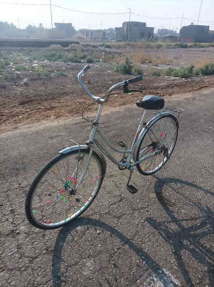 سلام عليكم بايسكل للبيع نضافه كدام عينك وحلى من الي بصوره السعر 60 الف بي مجال قليل الي مو شراي لا يتصل ع رقم ولا تكسر بسعره الله فوكاك رقم ***********
