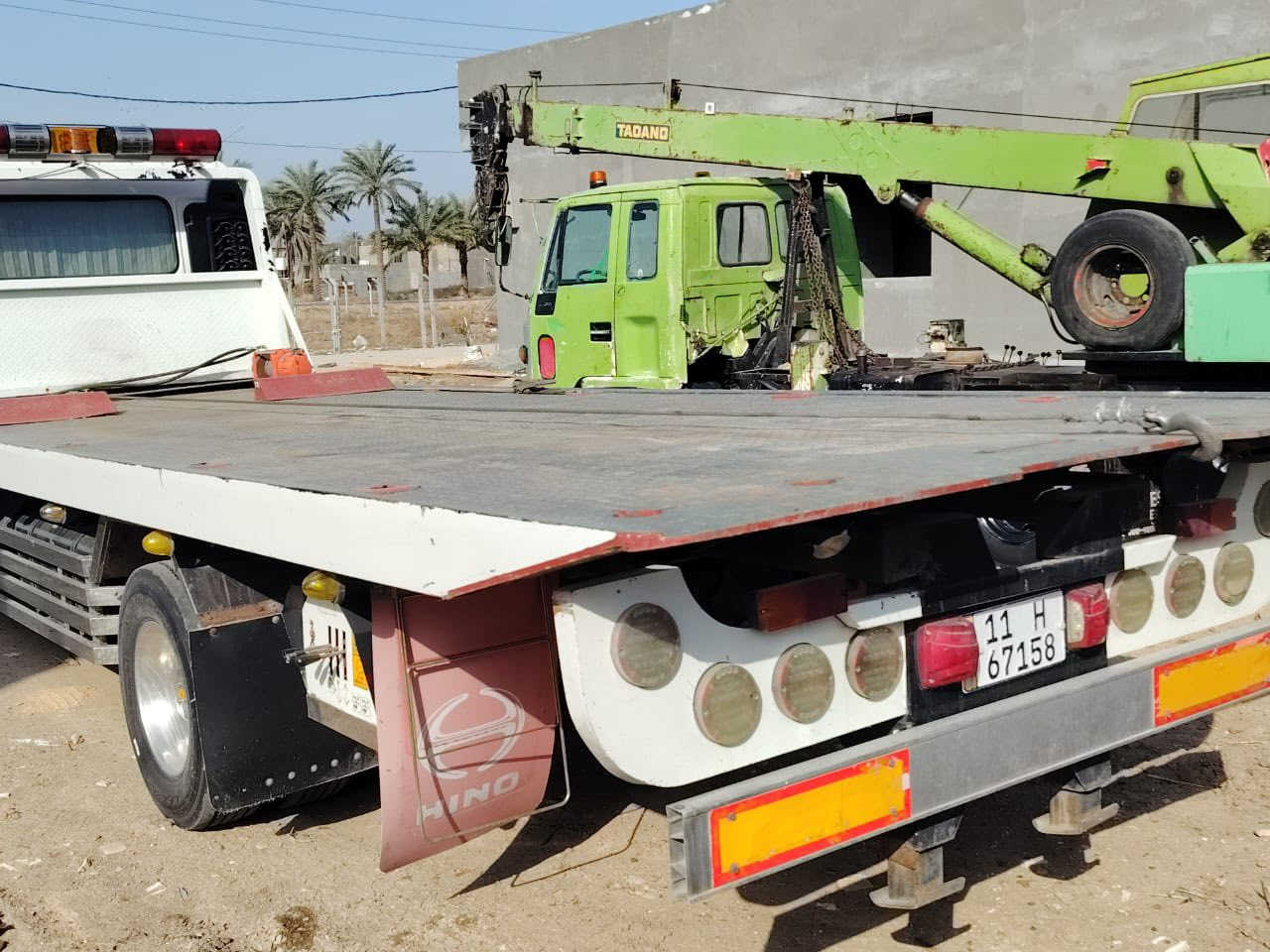 للبيع هينو شيطان موديل 23 رقم بغداد مكينه 80 فول عادي  بدي نزال 3 جكات طوله 6 متر 60 سم تخم تاير جديد ويل كب سبايدر ستيل السياره جديده وجاهزه  / ***********
