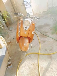 دراجة مصرية للبيع نضيفة و شغالة كلشي ما بيهة السعر 130 و بيهة مجال رثم...