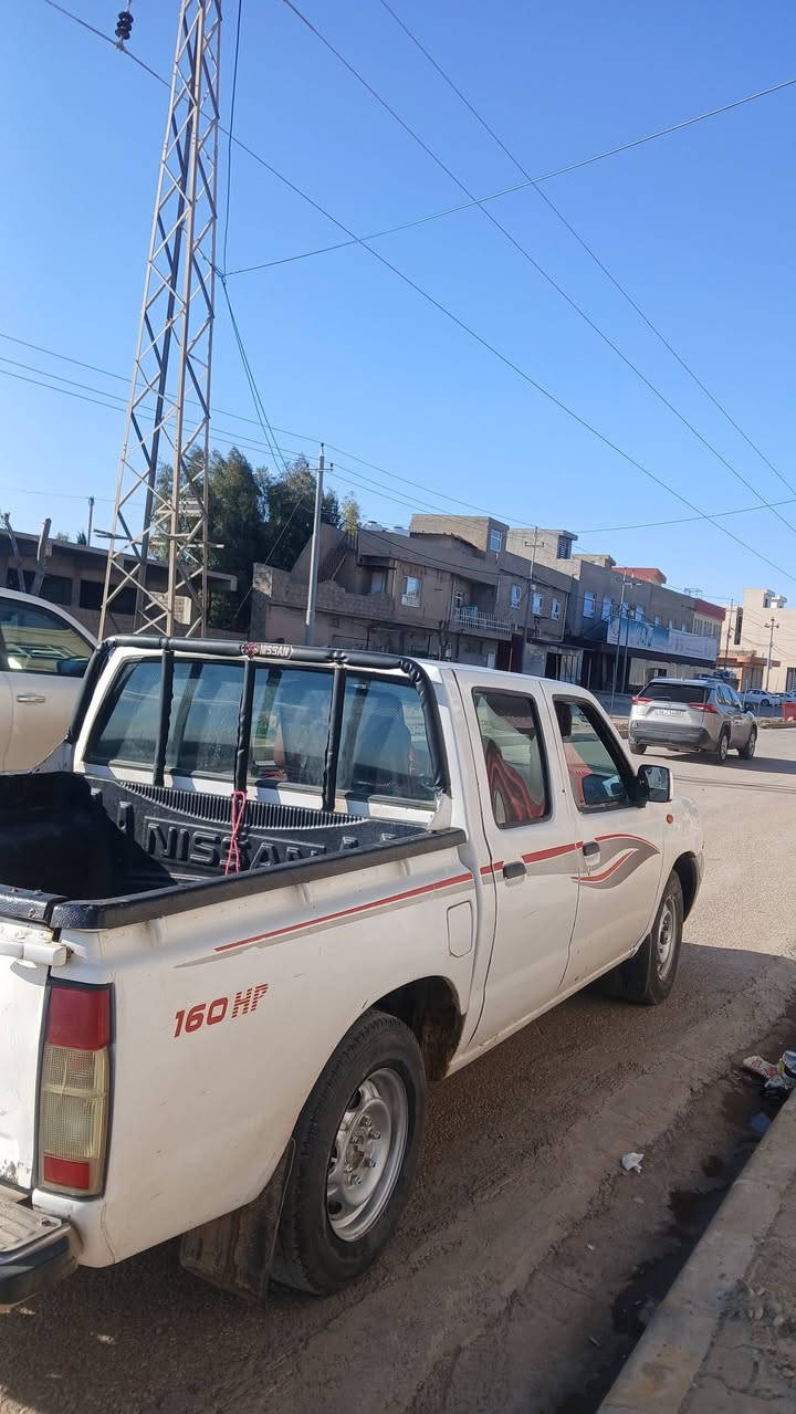 نیسان  بوفروشن مودیل 2012رەقم سەنەوی نیو هەتا2031گیرو مەکین شەرت سبوخ حیزم رەش پوش بی لیدان سعر 115وە مجل رەقم ***********
