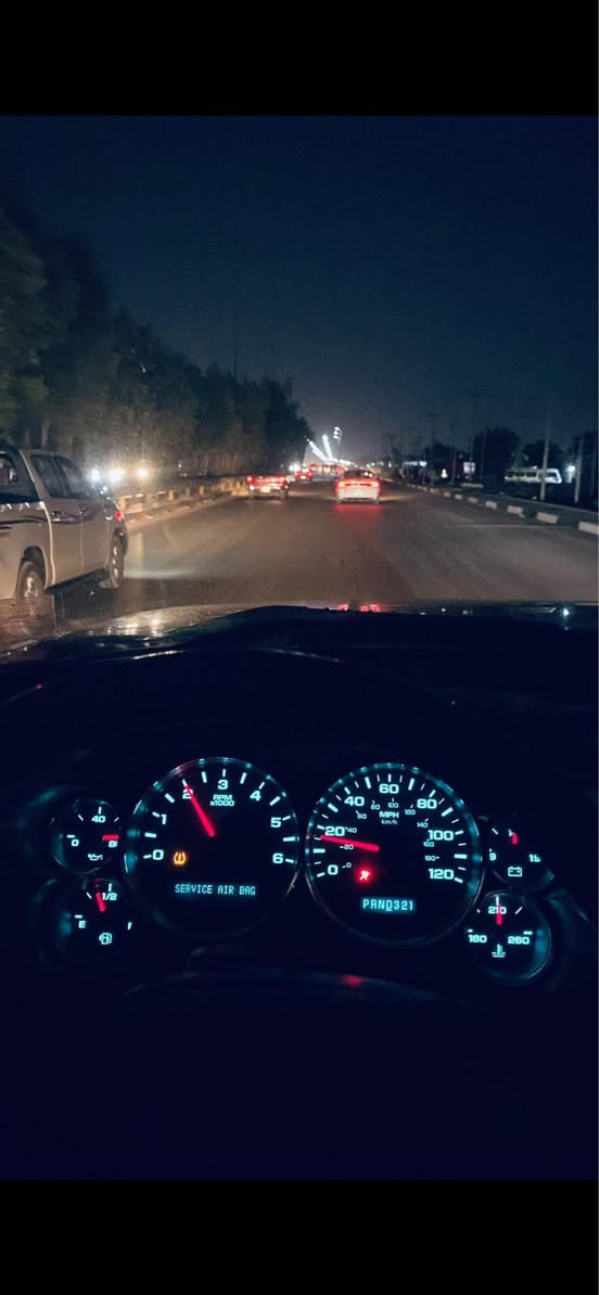 سلفرادو 2009 
مكينة 5300 (مكينة وكير كفاله)
باب قصير بدي طويل 
رقم بصرة سنوية جديد بأسمي شرط التحويل
بك لايت ليد وتخم تاير جديد
ادامة كامله بلكات ونوزلات وفلاتر 
تبريد ثلج 
بدون حادث بدون قطرة صبغ 
كفالة ماعدى دحجة بالباب الخلفي خفيفة 
مكان السياره بصرة ***********
السعر 105 وبي مجال البصرة, العراق
