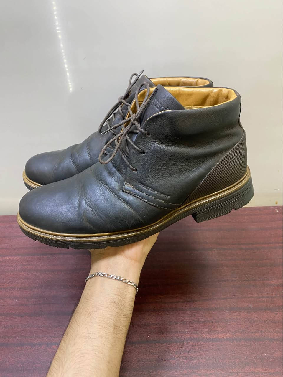 السلام عليكم 
حذاء جلد اصلي 
قياس 42
السعر 30 الف 
مكاني بغداد بلديات 
رقمي ***********
يوجد توصيل 🚚 بغداد, العراق
