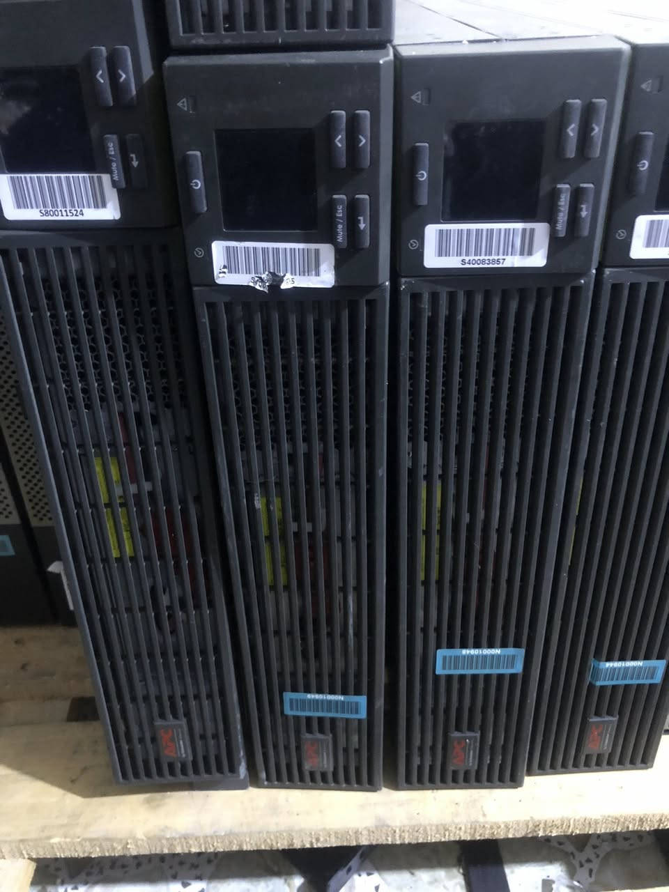 اجهزة اصليه كامل بطاريات اصليه اون لاين حجم 3kv
اجهزة اصليه كامل بطاريات اصليه اون لاين  ماركات اصليه على فحص ستخدام شركات بعده على وضع شركه سعر القطعة ٢٢٥ الف نهائي بغداد يوجد تواصل ***********
