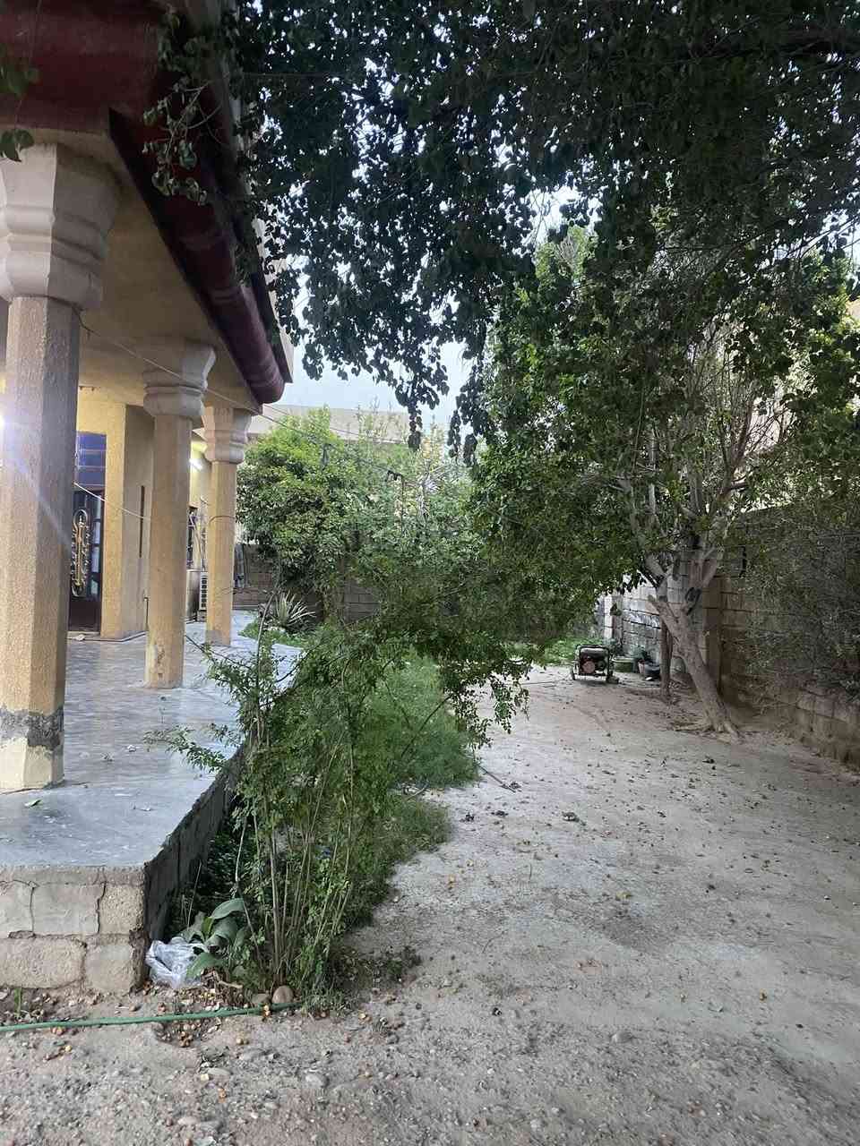 بيت البيع أربع غرف نوم وصالة واستقبال ومطبخ وأرض مساحة 800متر ابو سريويل قرب مدرسة بيروت السعر خاص ***********
