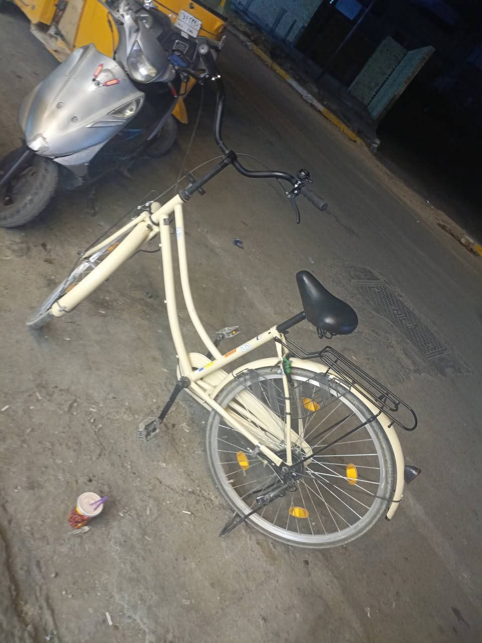 السلام عليكم عيني بسكلال البيع نضيف موديل 22 نضيف مكينه نضيفه خوش بسكل سعر خاص على *********** وتساب
