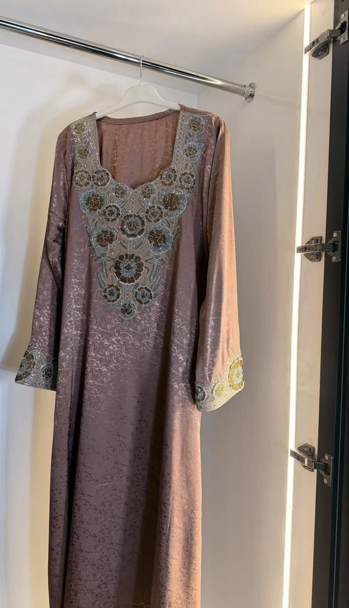 توفر مخور حرير شيك يدوي مخيط كامل بسعر مناسب


**إذا كنت صاحب هذا الإعلان وتريد حذفه لأي سبب، رجاءا أرسل رسالة إلى الدعم الفني**