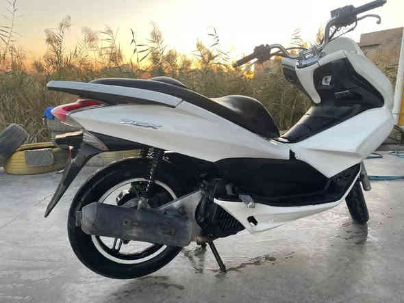 السلام عليكم دراجه pcx ياباني جيل اول نقص جامه اماميه فقط المحرك مكفول وكهربائيات مكفوله من كلشي الدراجه خير من الله السعر(11)ورقه وبيه مجال
المكان ديالى الخالص الرقم (***********)
