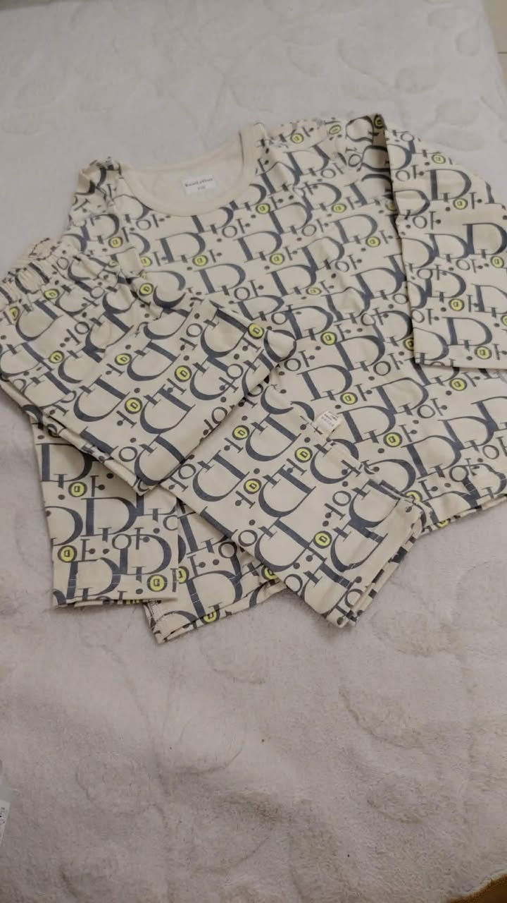 قطع اخيره قياس داخل صوره 
توصيل بسمايه الف سعر 5 الف


**إذا كنت صاحب هذا الإعلان وتريد حذفه لأي سبب، رجاءا أرسل رسالة إلى الدعم الفني**