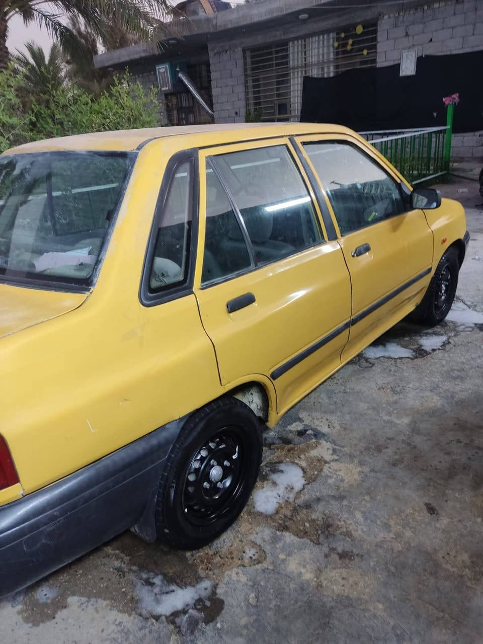 السلام عليكم سايبة موديل 2011 كير مكينة خير من الله سيارة كبل للشارع شواصي جديد رقم نكليزي مصفره. السعر 22 العنوان الشعلة ***********
