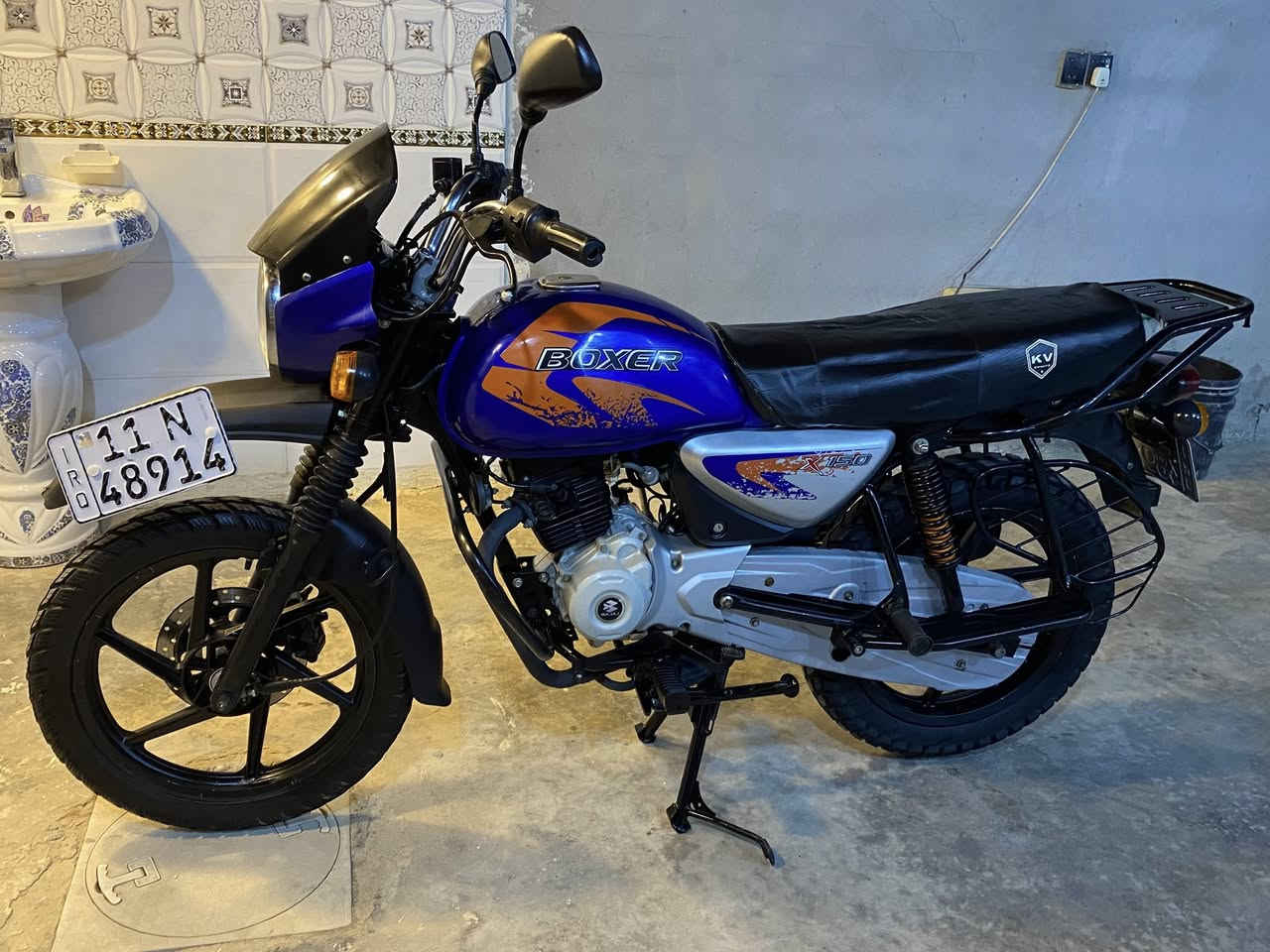 بوكسر موديل 22 رقم بغدادانكليزي  باسمي المكينه بلادية برغي ممفتوح مكان بغداد *********** ماشية 35الف حقيقي. السعر 2300 وبي مجال حك الجية
