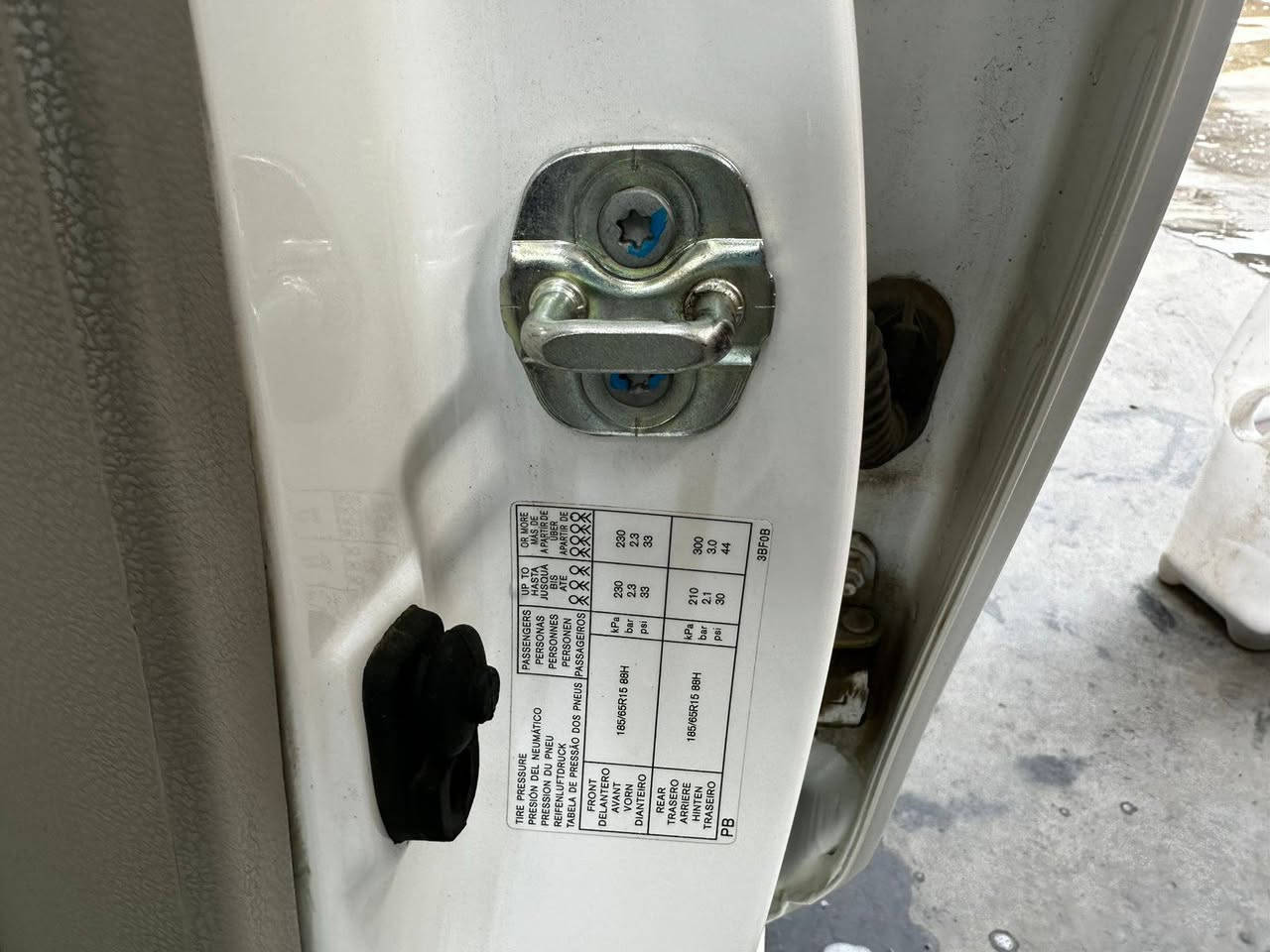 سلام عليكم سني هندي ام بليته زركه سياره موديل 25 ماشيه 44سياره علاه وضع شركه عاده شخط بل جاملغ الامامي وصباغته وبيها رصعات 2 زغار سونار موجود بسمي تحويل او وكالة اني حاضر سعر 122وبياه مجال مكاني سلمان باك بيع سريع راقمي ***********
