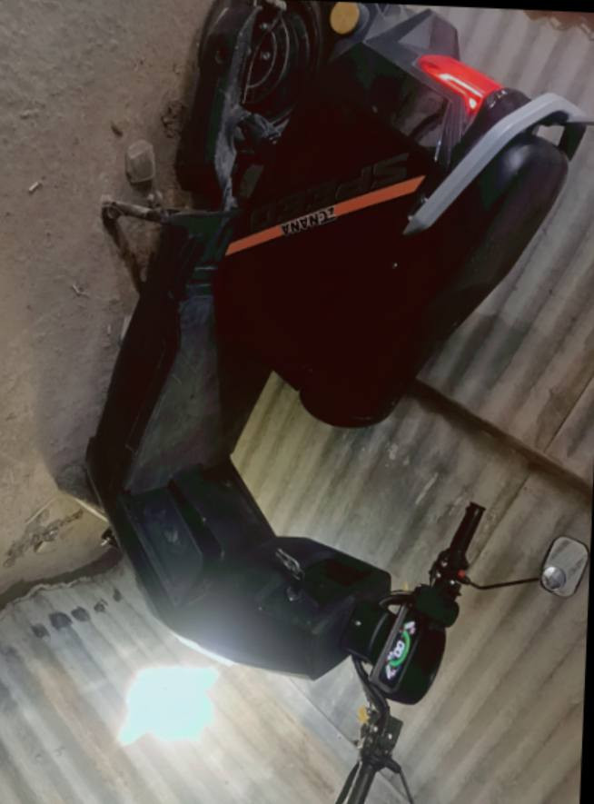 دراجه شحن للبيع 💥💥
المواصفات تفويله شحن تطول 4 ساعات او 3 
تمشيك 40 K
السرعه 70
الاسم سكنز شحن
بس التاير الخلفي شويه تعبان 
والكشن ما بي شي البزونه تصعد علي ومزلغته 
مابي اي اشكال 
سبب البيعه لان اريد اشتري ستوته اشتغل بيهه 
والله العضيم الدراجه كلش نضيفه 
ما صارلي 4 اشهر من شتريتهه 
اخذتهه ب 900
ورايدهه ب 830 بيهه مجال حك الجيه 
الرقم ***********
الموقع: مڪاني الديوانيه الجمهوري بدايه شارع سالم 
الخاص: مفتوح اذا تريد تراسلني خاص 
وبل خدمه ❤❤
