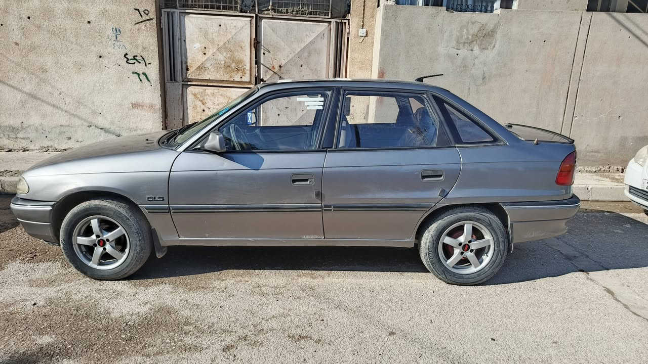 أسترا موديل 92 صبغ احزام فقط ضرر جاملق اليسار
‏السيارة بسمي رقم مسطرة كير عادي 
‏***********(***********
