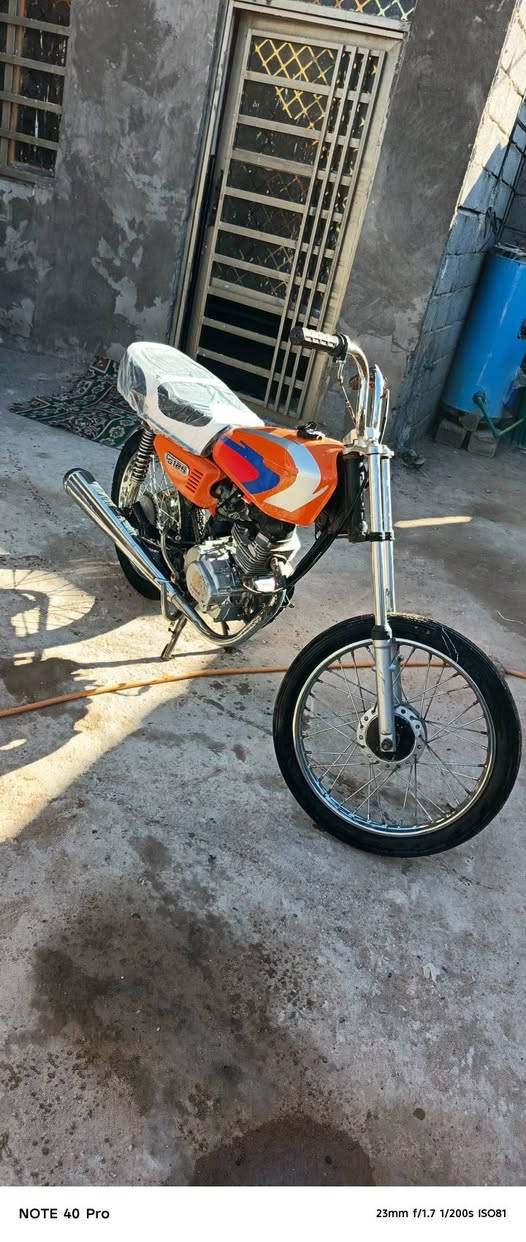 دراجه للبيع كلك كلك مكفوله عن سرقه مكاني نجف عمود 134 علا شارع كربلاء نجف دراجه نضيفه قراضه كله جديد سعر 250 وبيه مجال ***********
