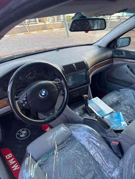 مەنەفیست ابراهیم خلیل اسلی بە شەرت مۆدیل 2001 مکینە 525 فول مواسەفات سلایتە گوشین خزن و کارەبای و هیتەر وە زۆر مواسەفاتی تر  هەموو گیانی بەشەرتە دحامی بۆ دحامی بەشەرت *********** شقلاوة
