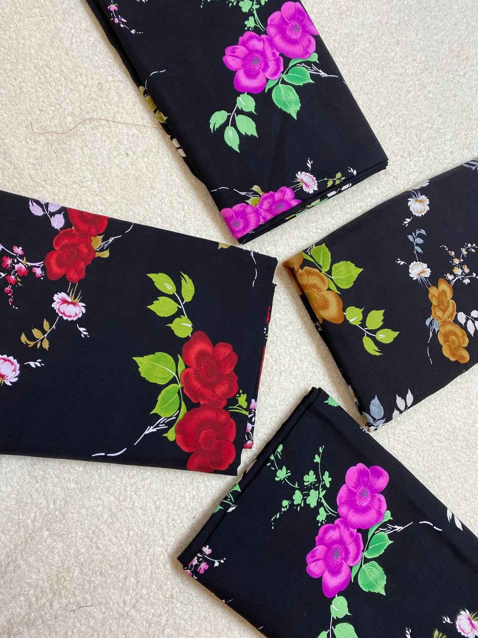 كشمير ايطالي قطني بطرحات جديد وبسعر🔥🔥🔥🔥🔥
للحجز واتساب***********او مراسلة الصفحة وسيتم الرد
القطعه تكون مترين ونص //تتوفر خدمة توصبل بغداد وكل مناطق العراق 5//البيع جملة ومفرد 
افحص طلبك بوجود المندوب واي اختلاف الك حق رفض البضاعه 🤝🤝🤝
