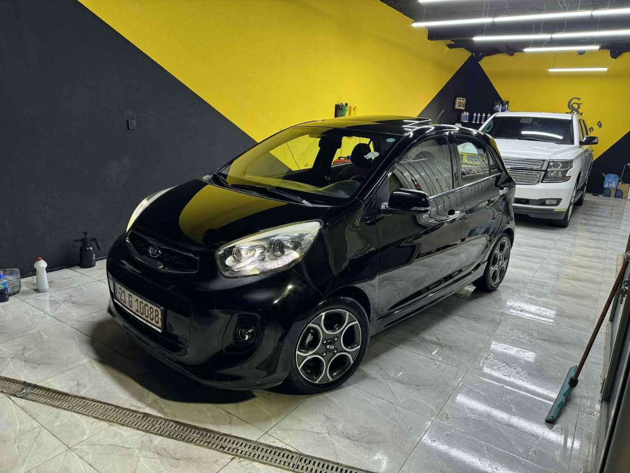 بيكانتو2017فول 
مواصفات بصمة سلايت داخل أحمر
مرايات شفط كشن جلد
سيارة حيل جديد بدون صبغ بدون تعديل
كيروالمحرك مامفتوح بدون عيب بشرط
سيارة ماشي 95 الف km
سيارة بدون مصاريف 
تبريد❄️تخم صدر تخم تاير جديد
رقم جديد سنوية جديد لحد 2030
كوبون البنزين موجود
والسعر105$وبي مجال بسيط
شراي يخابر *********** كركوك, العراق
