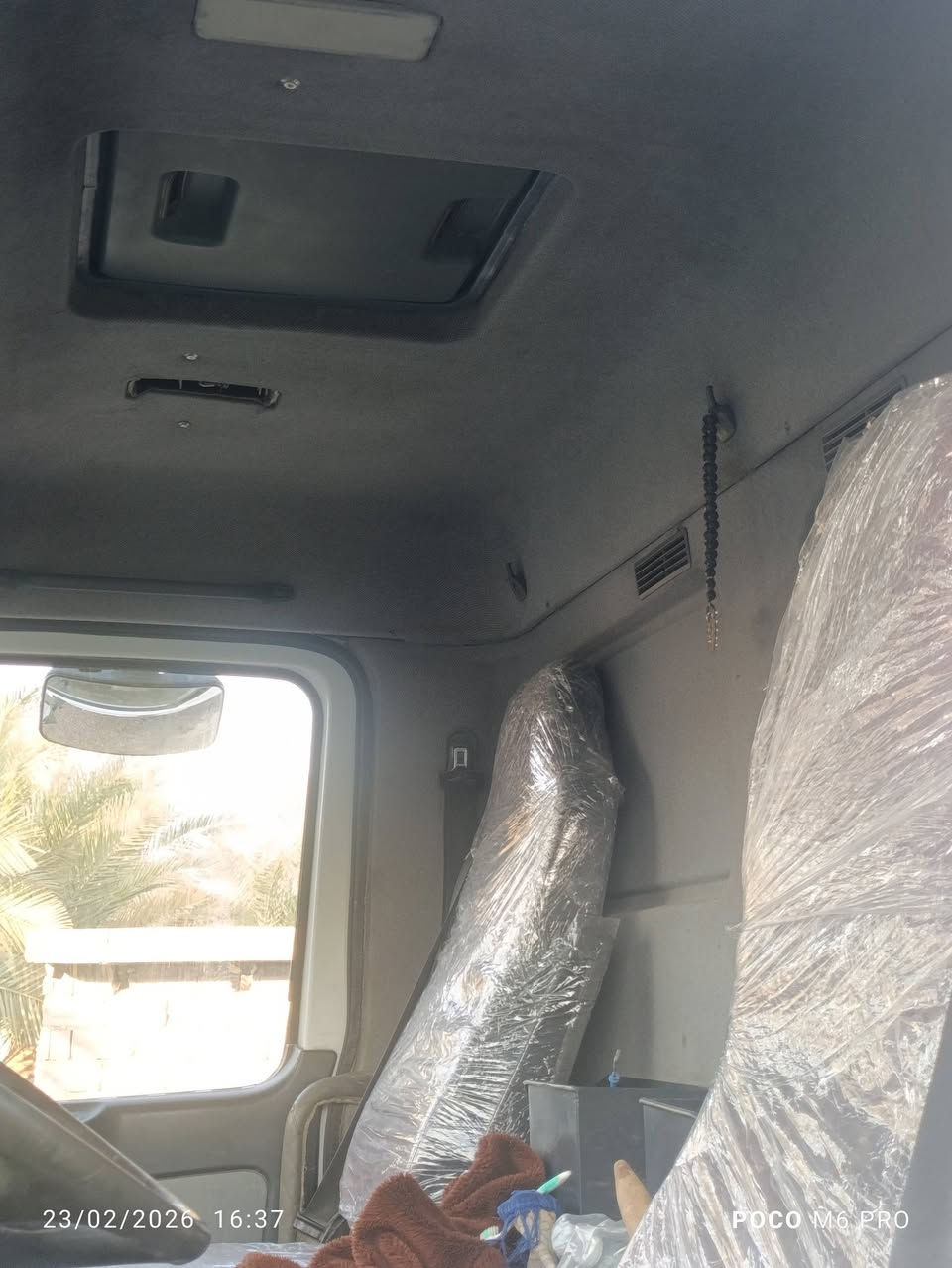 سلام عليكم اكتروز للبيع موديل 2002 بموديله مامعلايه وبسنويه مربوطه قاطره مقطوره وسنويه تسقط 2028
تخم تاير 41/46بلاديه مكفوله 
الاستفسار ***********///***********
