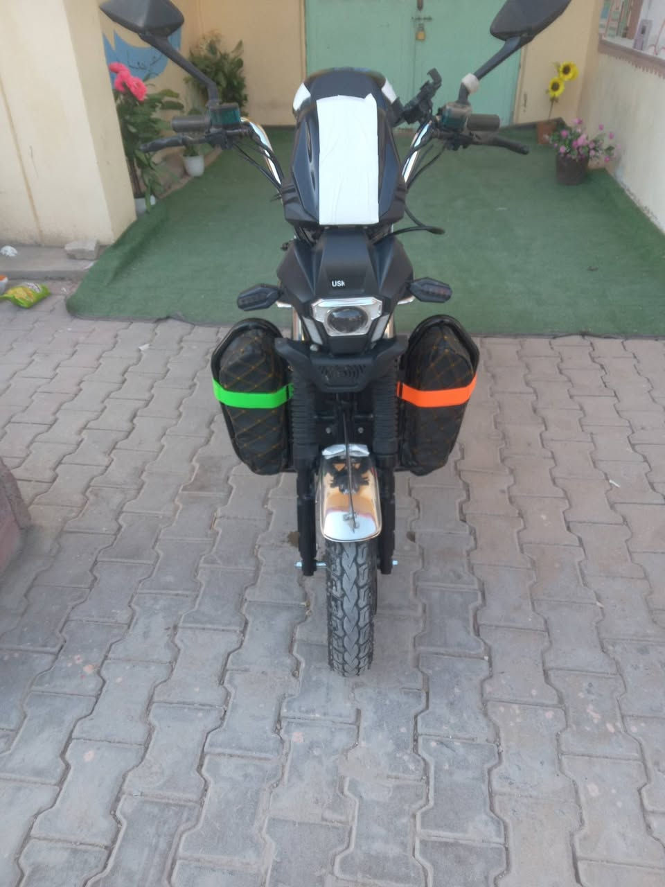 السلام عليكم دراجه شحن جبلي للبيع موديل 《24》 بطاريات {6} كبار   دراجه بعده جديد  اي نقص ما بيه بطارياته ابلاديات مو امبدلات على فحص  دراجه نضيفه وكهربائيات كله شغاله 4 نمر دراجه امرتبه وامداريه حيل
 السعر:[650]
العنوان  :<الرمادي التأميم الدواجن> 
الرقم /(***********)
