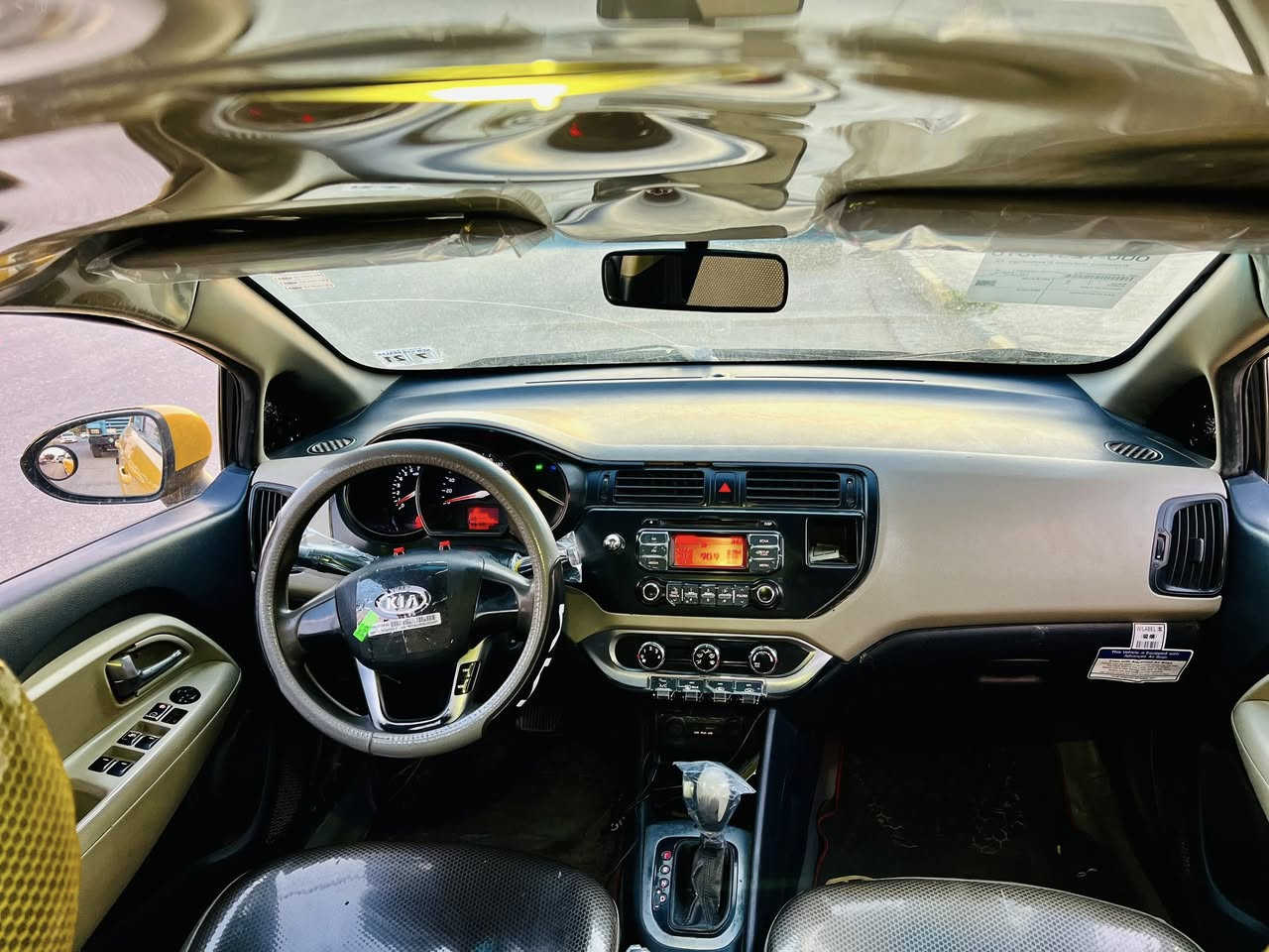 كيا ريو وارد كوري
موديل2013
رقم بغداد انكليزي اني الشرعي بسمي شرط التحويل 

هيئه وغرامة صفر 
محرك 16 المرغوب مال افانتي محرك وكير شرط 
طخم تاير امامي خلفي جديد 
بلا ضرر تلكيطات معجون فقط وشرط وكدام العين 👀 
#السعر 79$وبيها مجال 
#العنوان #الموصل #موصل_ الايمن 
***********
***********
