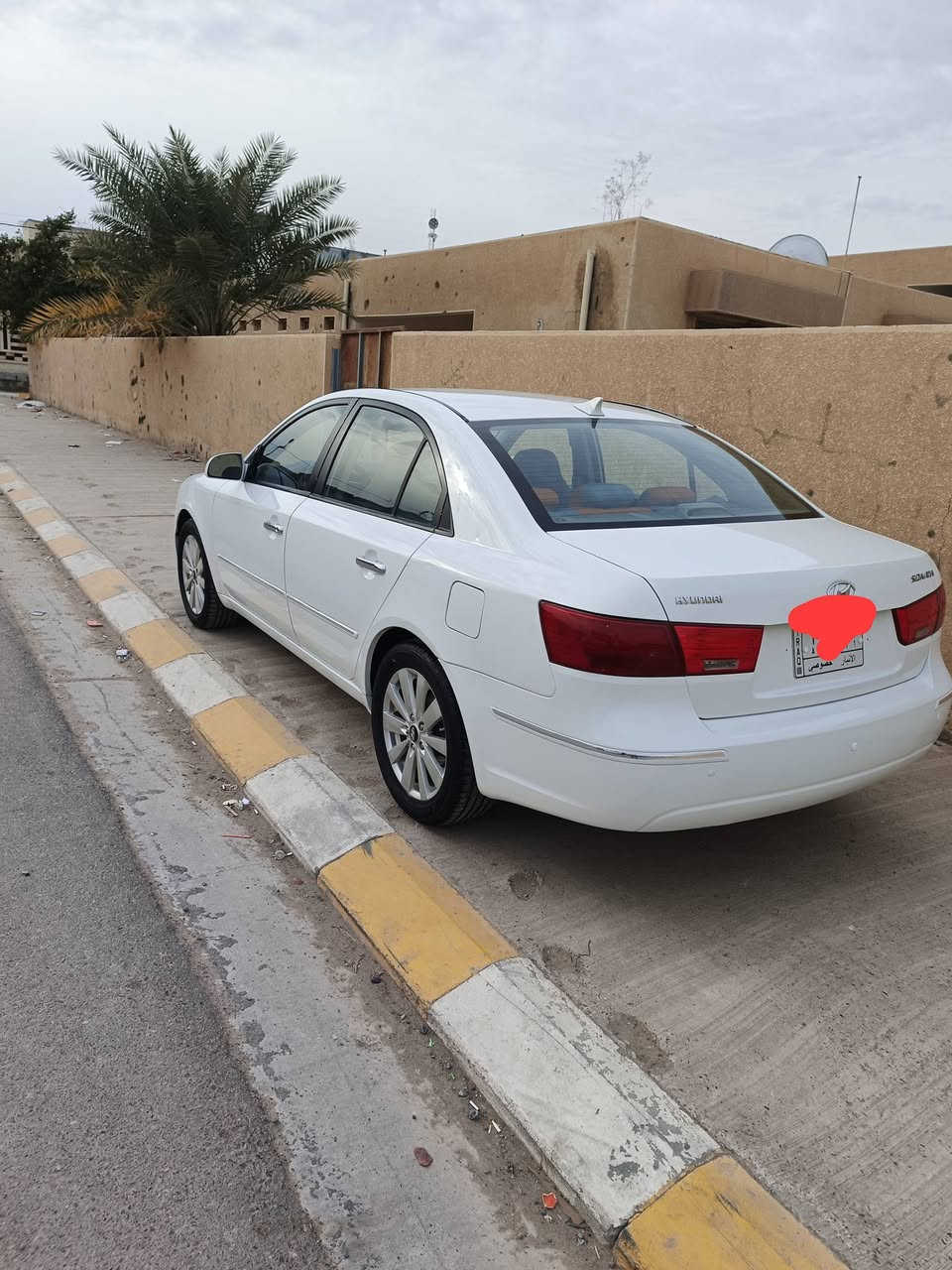 السلام عليكم
سوناتا موديل 2009 
وراد امريكي 
ضررها جاملغ الامين مبدل ومصبوغ وبنيد مبدل بلادي 
وبيها مكانات سحب بالكارت اثر تقشير 
كير ومحرك كفاله 
رقم انبار 
السعر 125وبيها مجال 
العنوان الفلوجه 
للاتصال ***********
