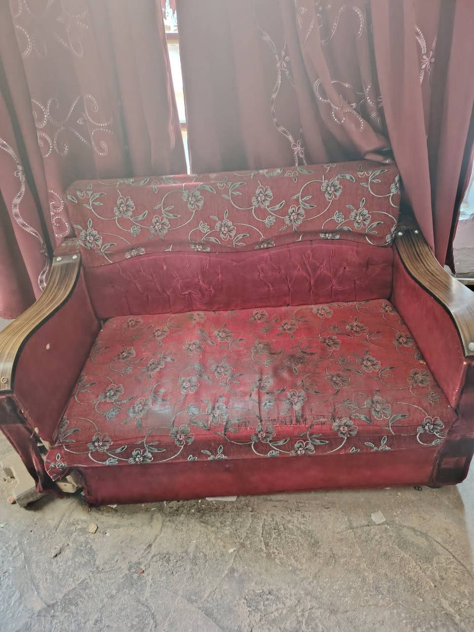 تخم 10 مقاعد نضافه 50 للبيع سعر مناسب عنوان شعله اللتصال ع رقم ***********
