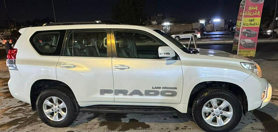 السلام عليكم ورحمة الله ، لبيع برادو 2011 (لبيع فقط بدون مراوس)ابيض (رقم بصره إنكليزي مميزه )كويتي فول 
السياره جديده ،
المواصفات فول ١/١ محرك 6 سلندر (4000) ، مكفوله كلشي حته دعاميات محرك كير كفاله على وضعيته الشركة ، صدر جديد + تخم تاير جديد + تخم دسكات ،ونعومته خير من الله ، الموصفات كويتي ، فول 
فتحه سلايت 
بصمه ونظام ترحيب ،
١٠ ايرباك ،
دبل تانكي ،
هوك خلفي ، تبريد 3 قطعه + ثلاجه وسطيه ، 
مري شفط كهربائي ، حساس خلفي مع كامره خلفيه ،
تحكم استيرن جهتين ،
كروز سرعه ،
داخل صاج ملكي دركه صاج ،
كشنات جلد  ،٧ راكب ، 
سبير  تعلليك ، 
دفع رباعي 4x4 ، (السعره 270 )وبيه مجال مكاني بغداد الكرادة ، اتصال او واتساب ***********
