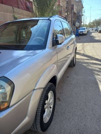 عندي توسان مديل 2008امريكي محرك ستة سلندر حجم 2700 حادث سيارة جاملغ اي...