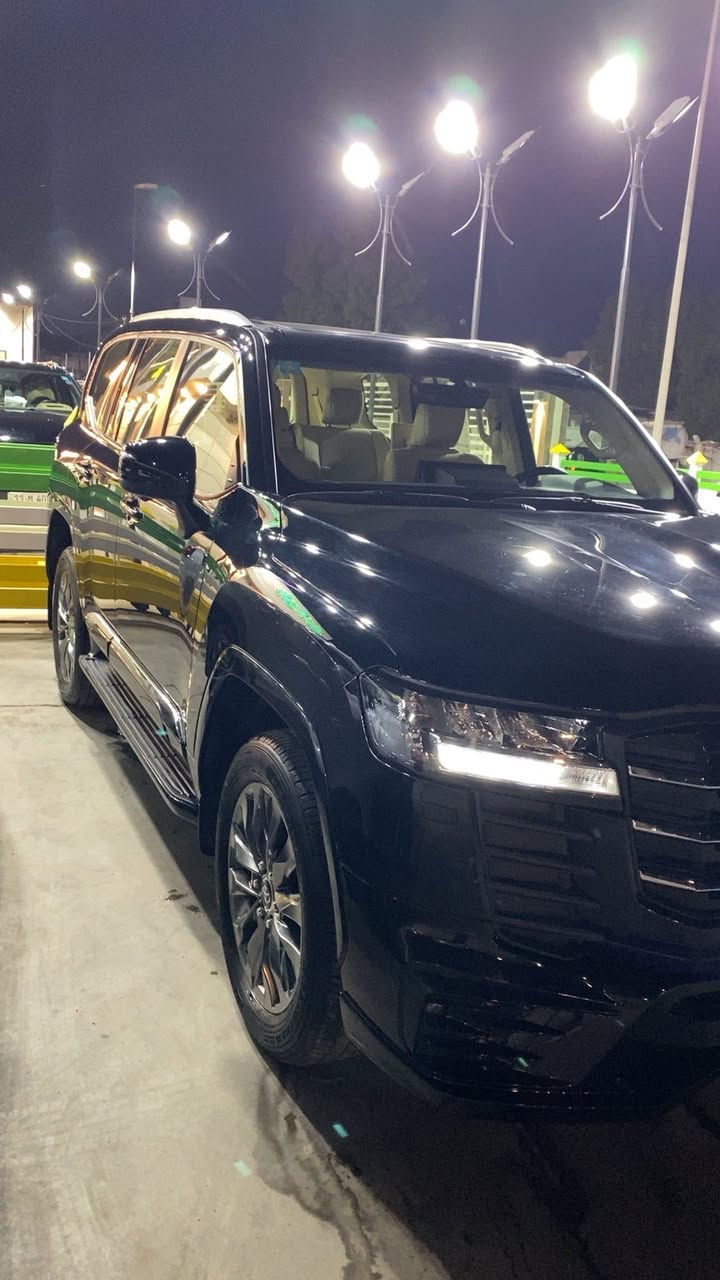 السلام عليكم
لاند كروز 2024 GX.R  
ماشيه 23 الف كشنات حار بارد 
فول مواصفات عنون السياره بغداد 
زيونه او شارع فلسطين رقم بغداد 
السعر 64000 الف دولار 
***********
