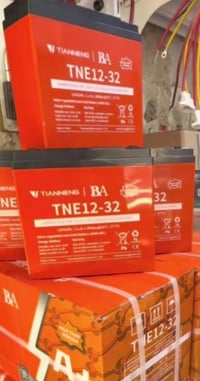 بطاريات شحن • عدد ٦ • ١٠ وفوق