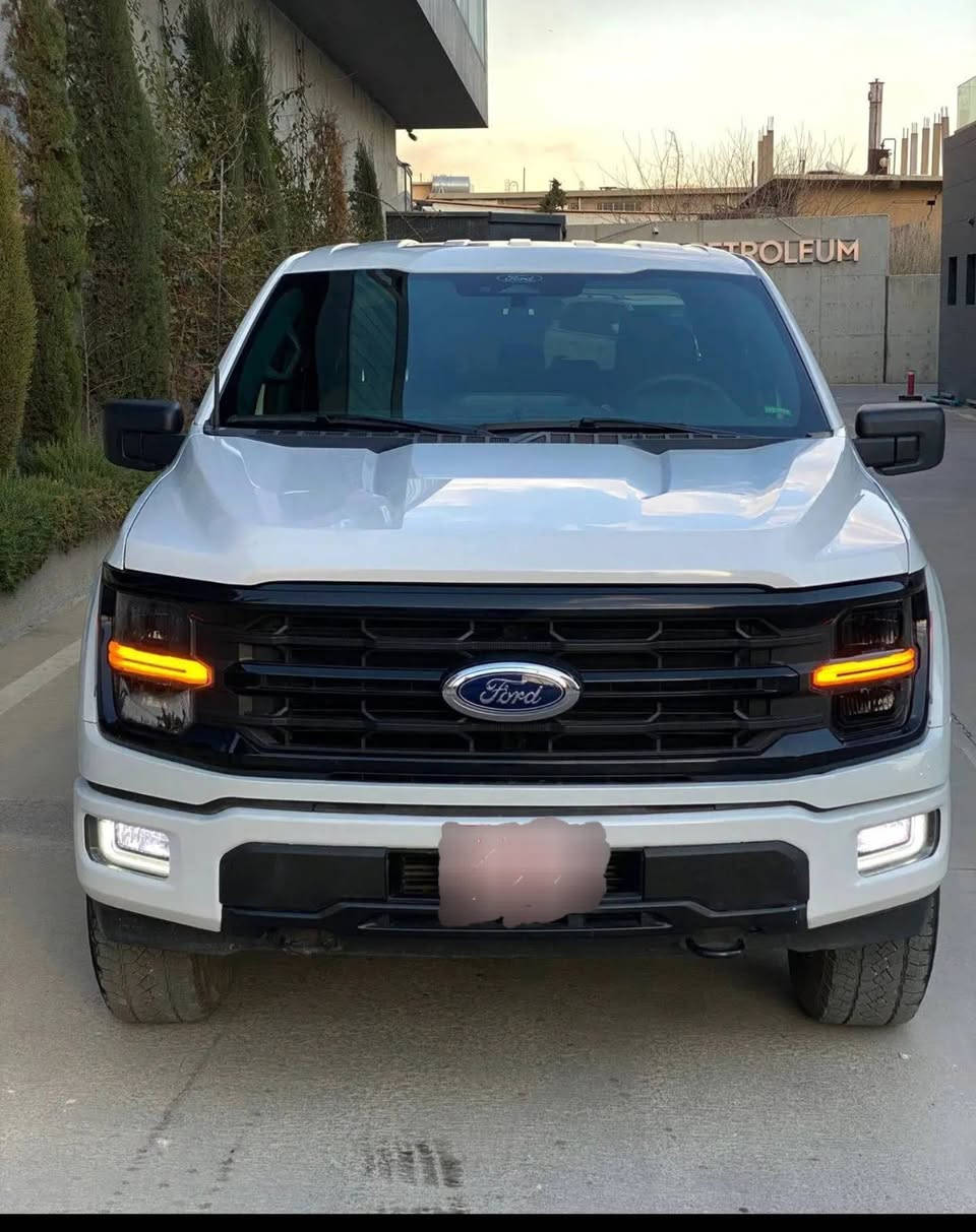 فورد اف 150موديل2024 سبىSTX يه ك پارچەى سبوغه بس چاملغ لاى سايق .4×4 جام كاره با..كاميراى دواوه..حساس.ديارى كردنى خيراى..لايتى پيشو پشت ليد..رادار..شاشه گه وره.. كيچ ديجيتال.. گيرله سوكان...***********...*********** كركوك, العراق
