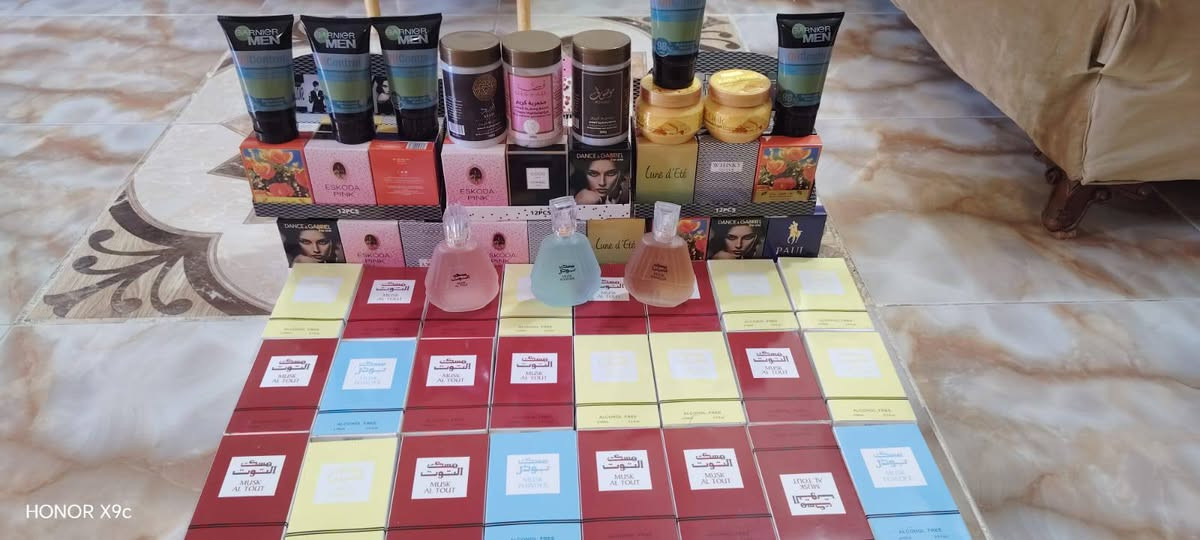 العطور للبيع شلع او بكجات عدد 103 مع عناية ومخمرية سعر 100 بيهن ربح خير من الله رقم واتس او اتصال 
***********
