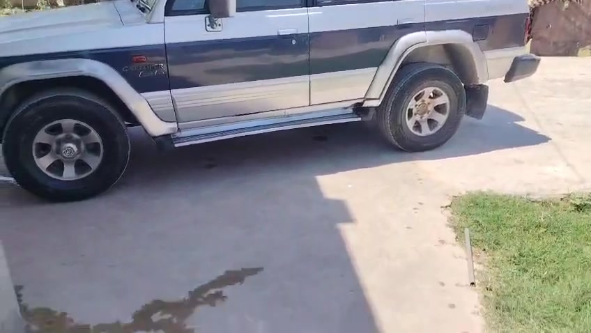 السلام عليكم من رخصه الأدمن كالوبر موديل 93 رقم بغداد سنويه مجدده مكينه وكير عادي بانزين بلادي لاتنقيص ولا تبخير تخم تاير كهربائيات شغاله دواخل جديده بلاديه بدون صبغ حداديه نضيفه 
بسمي تحويل مباشر 
مكان السيارة بابل الحمزه الغربي 
السعر 55 وبيه مجال مبوبايل 
***********
***********
اتصل وتدلل
