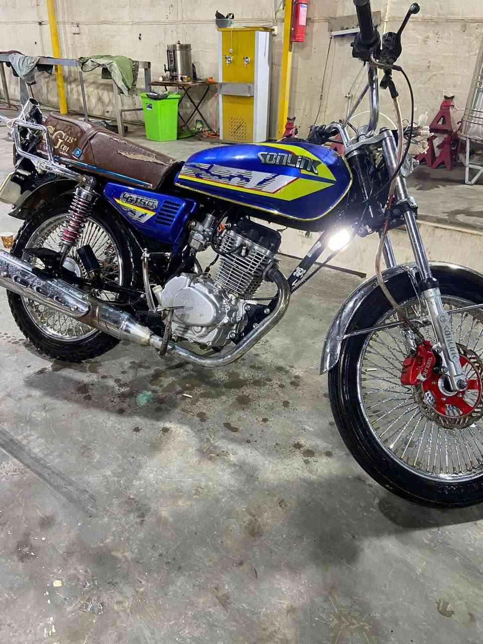 اسلام عليكم دراجه للبيع موديل 2025 محرك شرط الدراجه مكلوبه بس جايب قراض كامله بس شده السعر  350 قفل المكان تكريت شارع الباشه ***********
