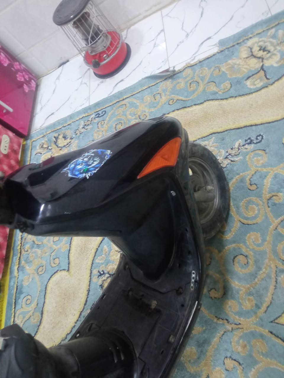 السلام عليكم دراجه للبيع نظيفه ما مفتوحه كلها شغاله ماكينه ناعمه السعر 375 وبيها مجال الوان حله شارع 80 قرب الساده بخطه ***********
