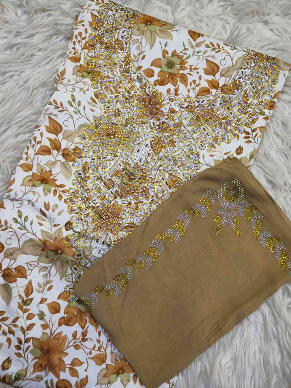 حبايب مخاوير العيد راح توصل الحجز مسبق بدون احراج
مخاوير حرير اندنوسي مع شال  فوول فوول حجر vip 
السعر القطعة == 25.000  خمسه وعشرين الف 
البظاعه موجود يوم الخميس انشاالله والحجز من هسه كميات قليل


**إذا كنت صاحب هذا الإعلان وتريد حذفه لأي سبب، رجاءا أرسل رسالة إلى الدعم الفني**