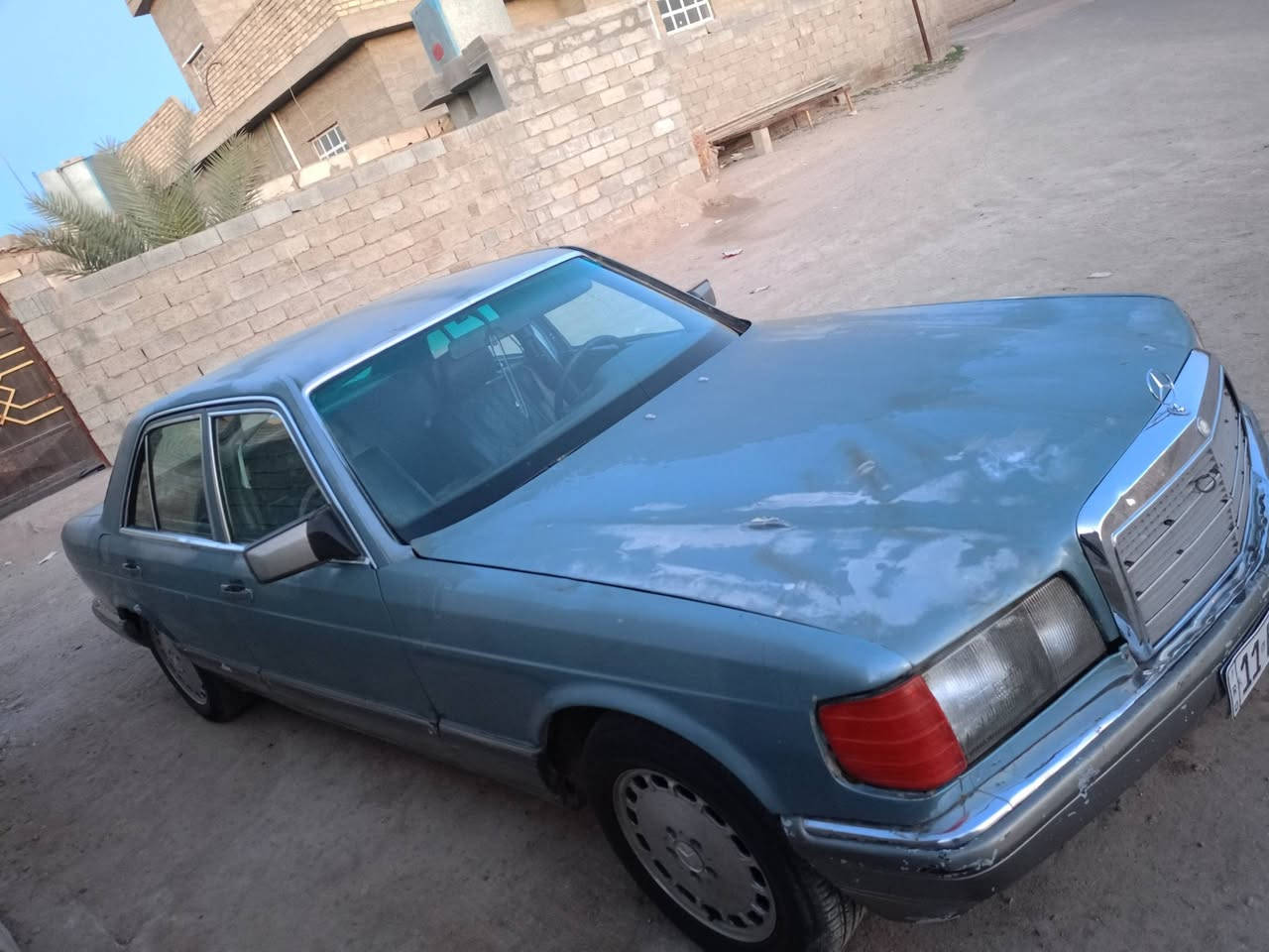 السلام عليكم للبيع مارسدس رئاسي
 موديل 86رقم بغداد بسمي سنويه 31 حتئ الهزه بعدها ما صاقطه مكينه وكير بطه 2500 مكينه بشرط توكف عليه الجكاره السياره جاهزه ولكشر شوف العين سياره بلاديه ما بيه قطرت صبغ او معجون 
(السعر المطلوب 42 وبيه مجال)  
مكان السياره فلوجه 
***********
