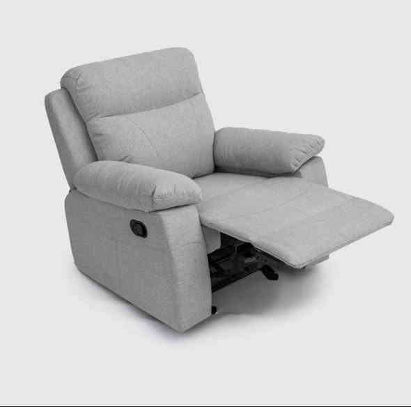 السلام عليكم كرسي اريكة مستخدم لمدة شهر فقط رصاصي خامة القماش قطن نظافة 100% بالنيلون مالته هيكل الكرسي: الهيكل الخارجي للكرسي مصنوع من مزيج من المعدن الصلب والخشب والنوابض (السپرنگات) المتموجة بأرجل من الخشب..
الهيكل مصمم بحيث يحتوي على مسند للقدم قابل للفتح او الاغلاق حسب اللي يريح الشخص، مسند للرقبة والرأس بالاضافة الى كون التصميم العام للكرسي يخليه بزاوية معينة تساعد توزع وزن الجسم بشكل متساوي ينعكس على الراحة اللي يوفرها الكرسي خلال الگعدة مكاني البياع 
اريده ٣٠٠ الف 
ماخذي ب٥٥٠ 
للاستفسار
*********** محمد
