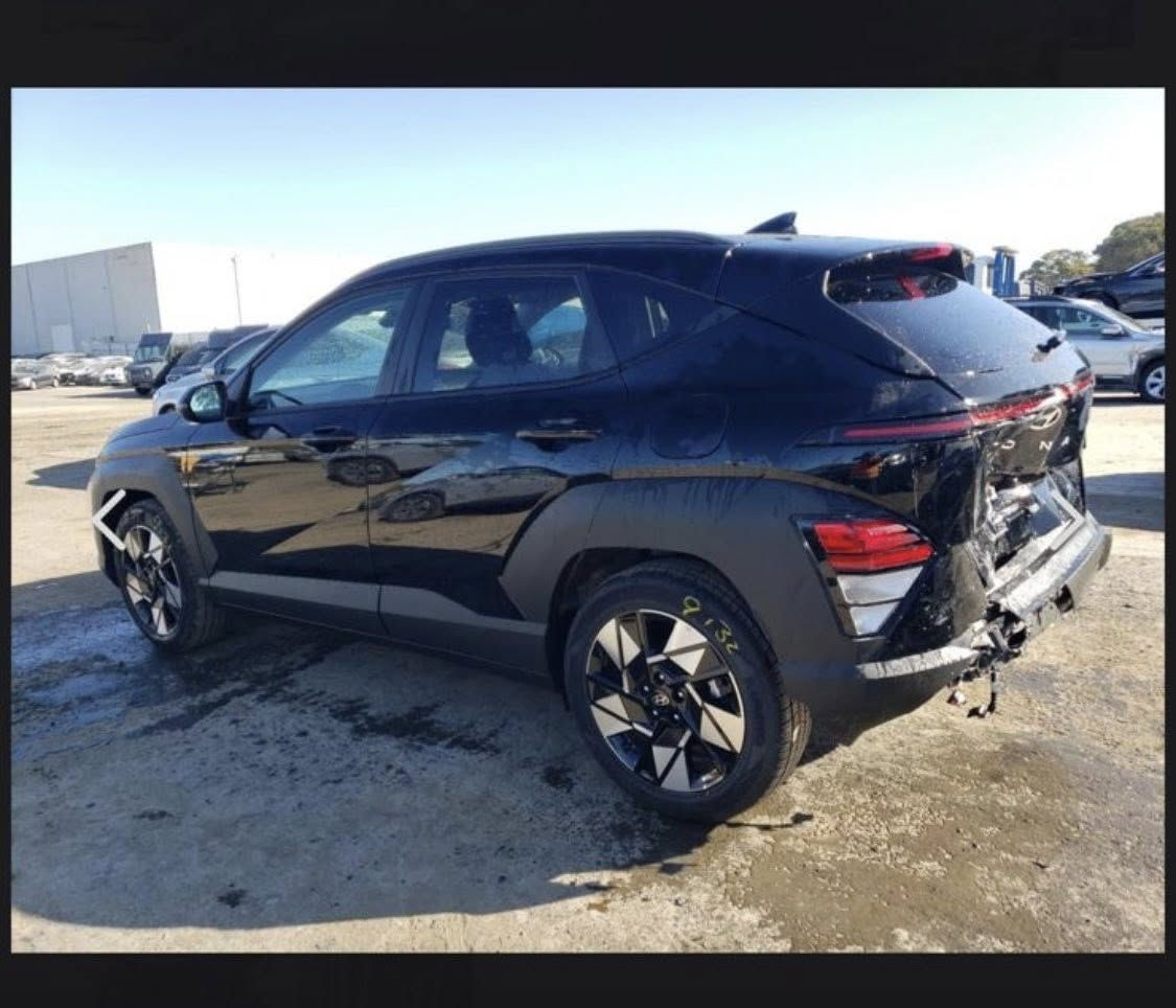 كونا 2024 وارد امريكي السياره جديدة  جدا كفاله من صبغ وبارد وغرق وشخوط ورصعات بيه طخة بصندوك وتبدل بلون اصلي مستخدم بدون دواخل بدون ايرباك ماشيه 15 الف كيلو فول قماره حديد رادار جانبي وامامي كشن رجاج سنويه باسمي 

ملاحظه صور الحادث مرفقة بالمنشور 

🔥السعر 18300$ يعني 183 ورقه 

عنوان /المنصور الداودي 

مكينه 2000 
بصمه تشغيل عن بعد 
هاندر بريك +بصمه اوتو هولد 
اشاير مري + نقط عمياء 
كرسي سايق كهرباء  + كراسي جلد ابيض + الكرسي منبه رجاج عند اقراب اي شي عن سياره 
نظام تحديد مسار الطريق + سياقه اليه 
ستيرن جلد حياكة فول تحكم ستيرن + رجاج 
تبريد قطعتين 
لايت زينون + بكلايت لد 
ايرباك فول ستستم شغال 
ويل كروم كبير 19 
شاشه كبيره + تبريد شاشه + كيجات دجتل 
مانع نزلاق + مانع نحدار 
كامره خلفيه 
***********
