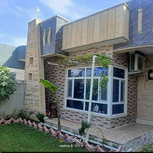 دار للبيع في حي الملايين الاولى 
مساحه الدار 350 متر واجهه 11 
يحتوي الدار على 3 غرف نوم ومطبخ واستقبال وصحيات وهول حديقه بيتونه ومخزن 
صنف الدار بستان ملك صرف
موقع الدار قرب معمل الأخشاب 
لمعرفه السعر أكتب تم
 أو مراجعه مكتب مدخل حي الملايين اولى مكتب أرض التميز للبناء والعقار اي استفسار يرجى مراسلة الصفحة او الاتصال ع الارقام المذكورة⬇️⬇️
***********
***********
