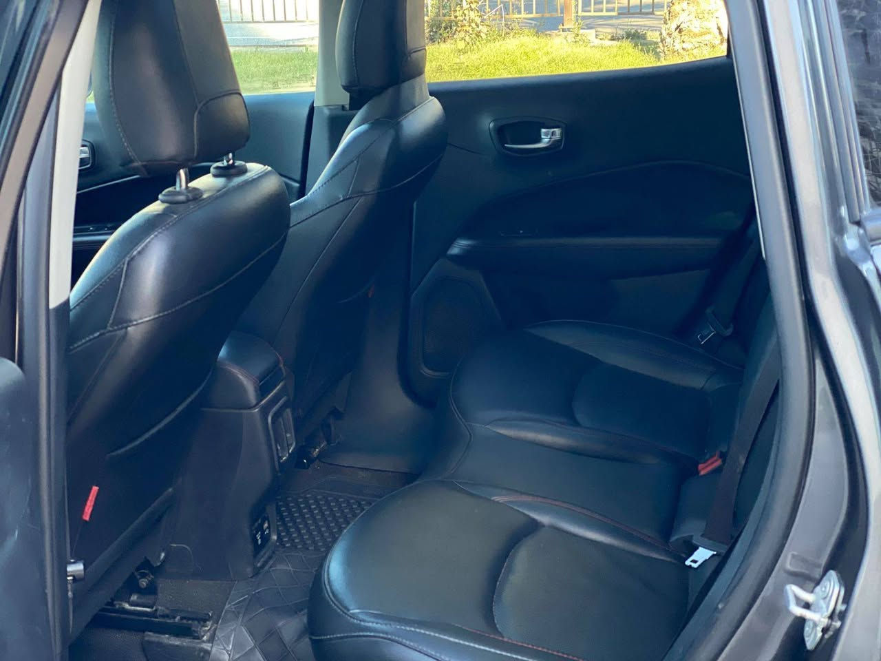 ‏جيب كومباس فئة تريل هوك موديل  2020  السياره تو كلر لونين السعر 123 قابل للتفاوض
للأستفسار 0‭ 782 294 7433‬
‏حادثها بنيد وشويه من الجاملغ والباقي مكفوله  مواصفات بنورامه  بصمه تشغيل + بصمة ابواب 
تشغيل عن بعد  كشنات امامي ثنين كهربائي جلد اسود بالكامل 
‏تدفئه + تبريد بالكشنات
‏شاشه كبيره تاب + gps
‏شاشة دجيتال اليكتروني 
‏تبريد قطعتين امامي خلفي
‏هند بريك بصمه فور ويل 
‏ كشن السائق واللي بصفه كهرباء محرك 2400 محرك وكير مكفولات 
حساسات كامره خلفيه
‏اشاير بالمري 
‏ويل كب كروم رقم بغداد     
‏سياره جاهزه حداديه تخم تاير وباقي المواصفات المعروفه
 مكان السياره كربلاء


**إذا كنت صاحب هذا الإعلان وتريد حذفه لأي سبب، رجاءا أرسل رسالة إلى الدعم الفني**