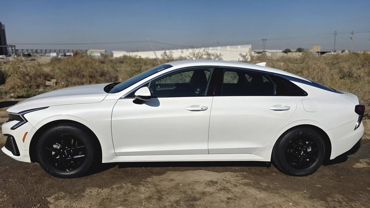 كي فايف 2025 ابيض
محرك : 2500 تنفس طبيعي 
وارد اميركا تقرير شغاله كفاله سياره معوقين 
بعدها زيرو عداد مشي 22 الف 
مواصفات GT
1_بصمة 
2_ تشغيل عن بعد 
3_ بصمة ابواب مع ترحيب 
4_ بصمة جنطه 
5_ لد امامي خلفي مع عدسات زنون 
_ حساسات 360 درجة مع اوتو ستوب 
7_ رادار امامي مع كامره 
حساس امامي خلفي مع كامره خلفية 
 رادار جانبي ونقط عمياء 
10_شاشه متصل ديجتل 
 شاشه تبريد ومسجل متصل متغير 

12_منافذ شحن 
 سايد بريك كهرباء 

 تغيير مودات القياده 

17_مانع انزلاق 
 شاشه حجم كبير تدعم كار بلي 
 فول قياده ذاتيه مع فول تحكم ستيرن 
العنوان : ناصريه سوق الشيوخ 

السعر 200$

استفسار : ***********
