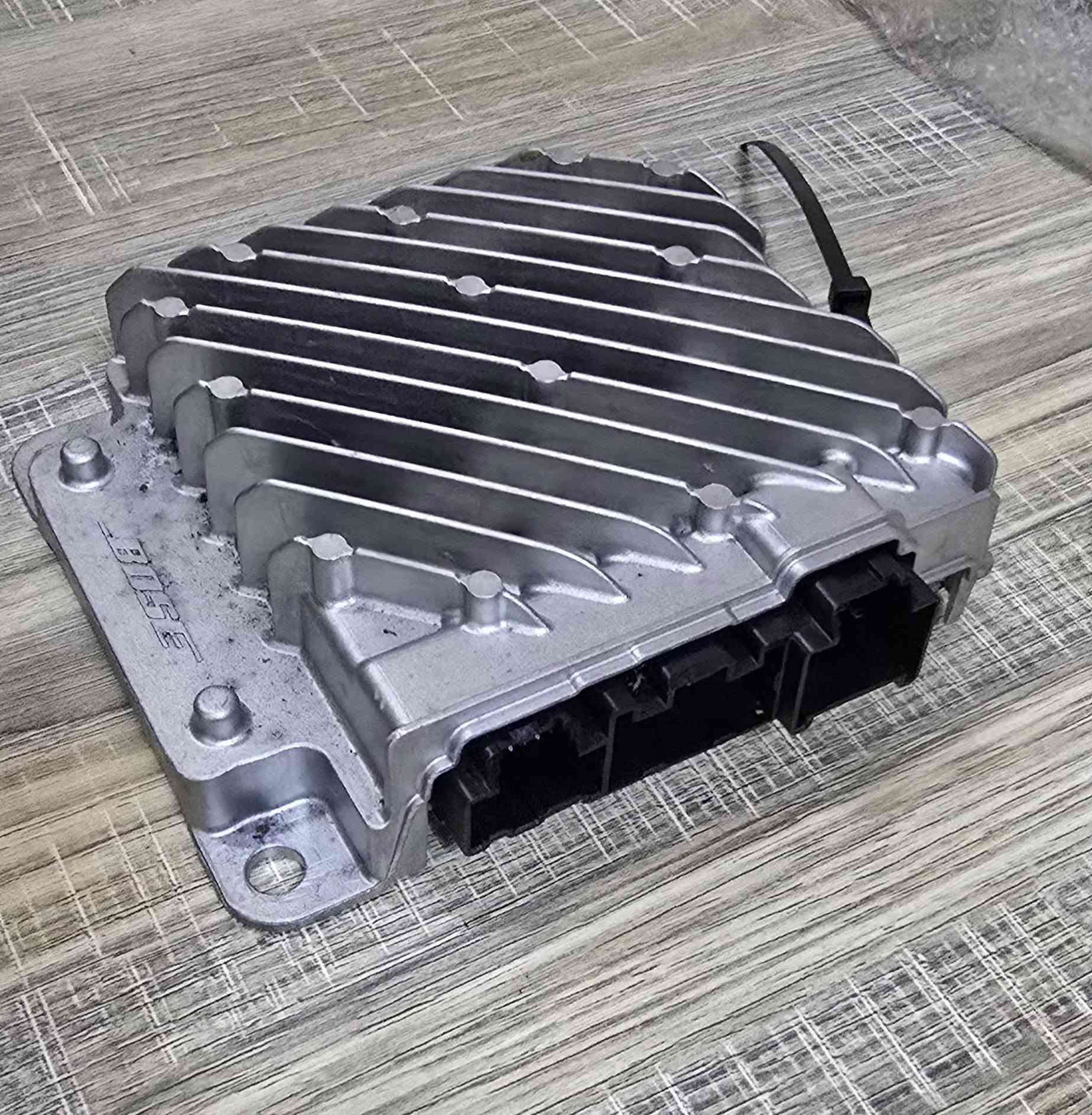 السلام عليكم 
متوفر أم بي فاير نيسان روج 23  ( بلاتينيوم / SL ) 
السعر  350 $  للاستفسار  ***********
