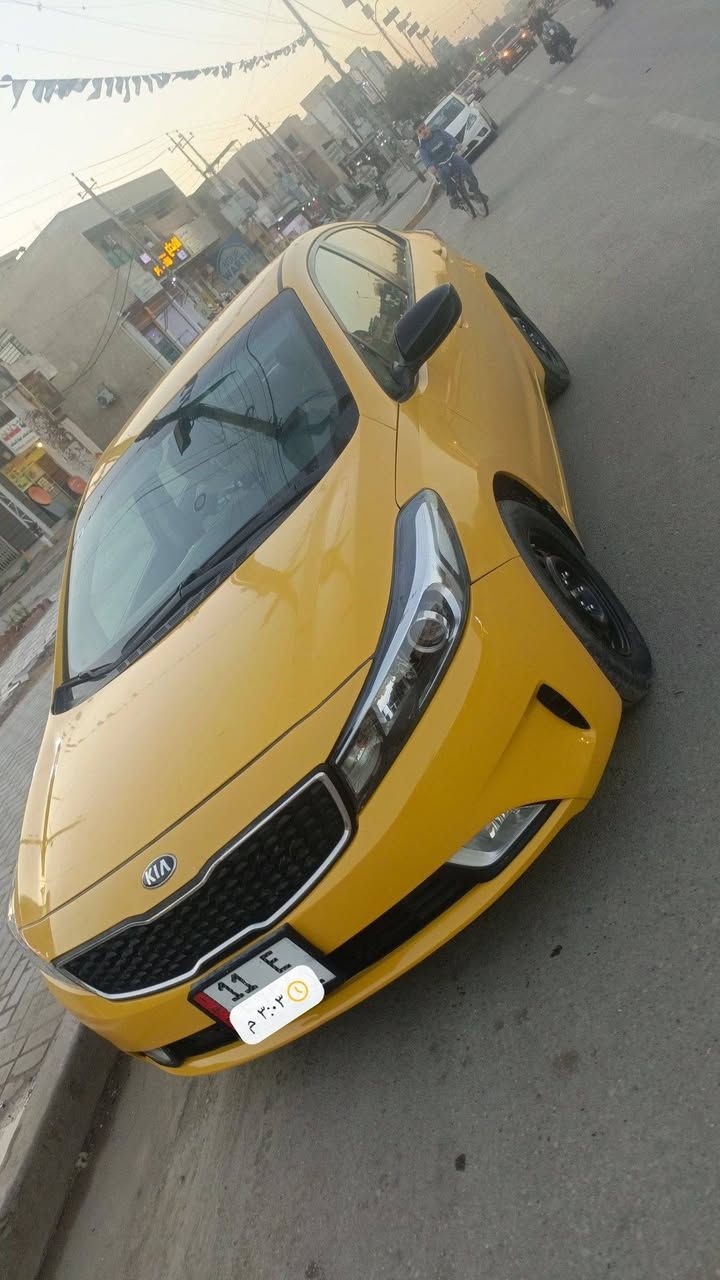 للبيع فورتي 17 بغداد بسمي  حادثهة جاملغ امامي سرقة بدون دواخل شرط الفحص هزة أو رقم جديد بسمي امصفرة من كلشي جاهزة من كلشي السعر 115مكاني بغداد الدورة ***********
