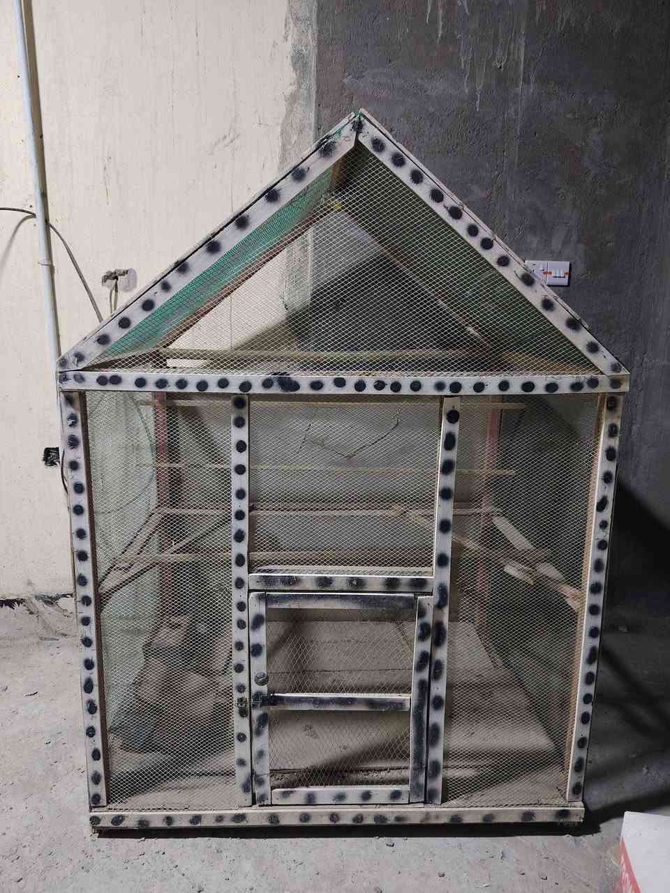 السلام عليكم 
متوفر قفص للبيع

ارتافع 160

طولة 120

العرض 85

شغل يدوي السقف مغلف بطبقتين سيم والضهر همين ومكان تأسيس انارة للإستفسار خاص

السعر 60 وبي مجال


**إذا كنت صاحب هذا الإعلان وتريد حذفه لأي سبب، رجاءا أرسل رسالة إلى الدعم الفني**