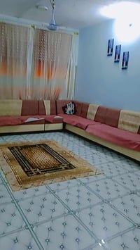 بيت للايجار • ٢٠٠م • التقيه الثالثة قرب مجمع الروان